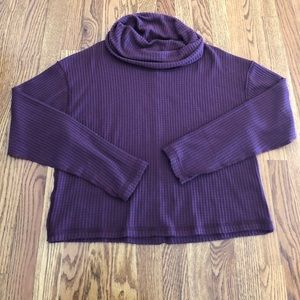 *NEVER WORN* purple, cropped turtleneck thermal
